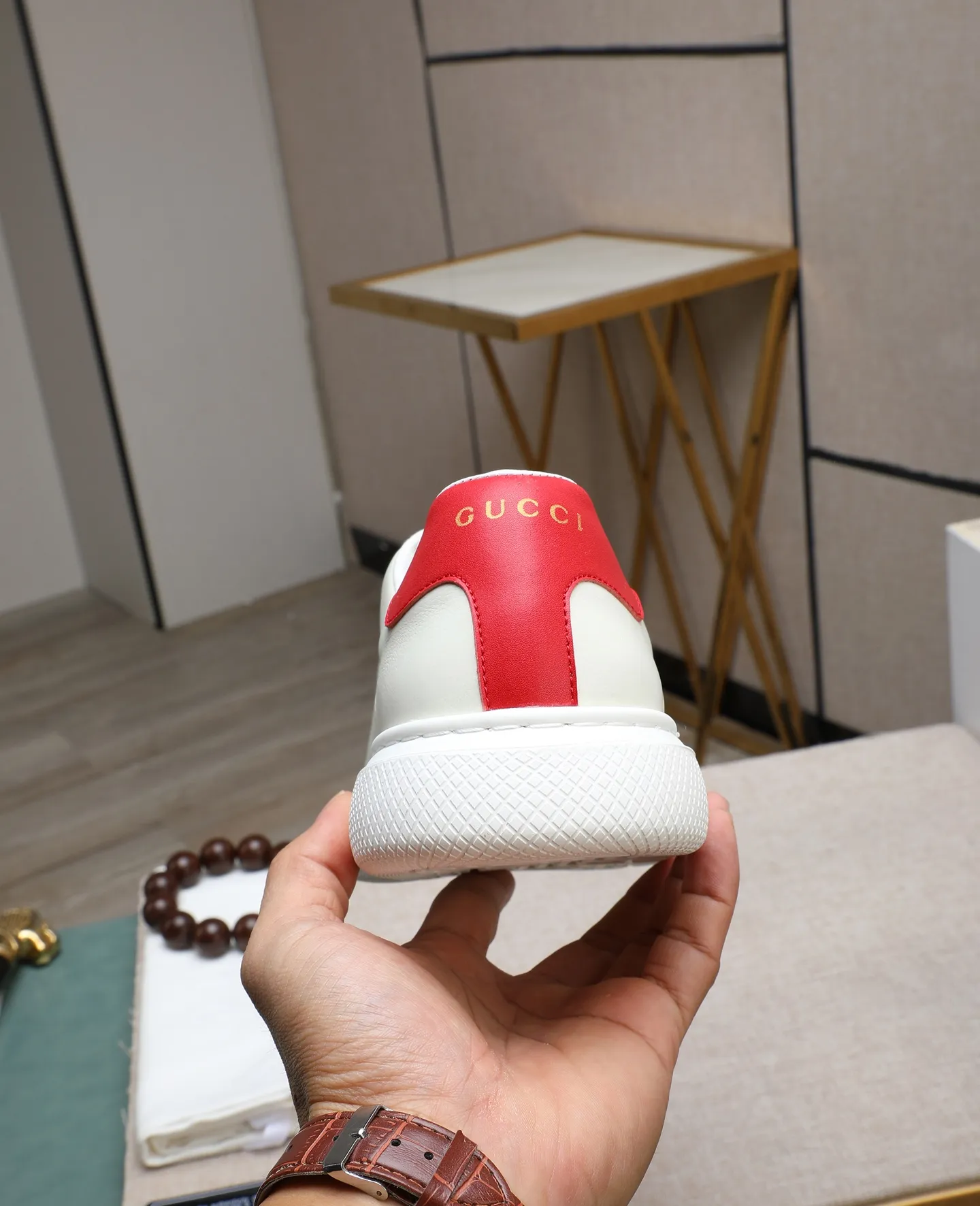Men's shoes 💰480 GUCCI🔍🔍The latest models are available simultaneously at the counter. Original calfskin imported from Italy, genuine leather lining, (high-end, extravagant, and classy) with exquisite workmanship. Soles: Original soles specially provided by the original factory. ⚠Exclusive double-layer movable molded soles are super comfortable⚠. Photos of the real thing. 🎬The real thing is even better.